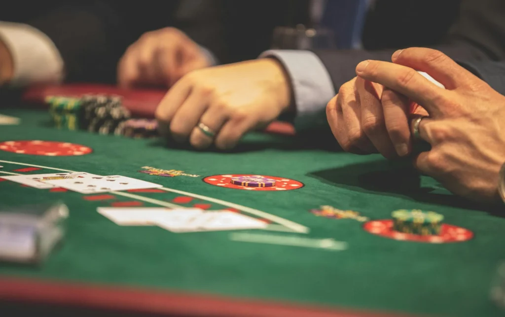 Casino Chat Etiquette: How Players Use Emojis to Express Their Luck